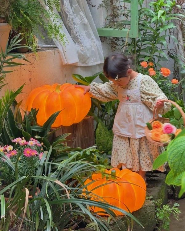 Pumpkin Table Lamp - Image 19